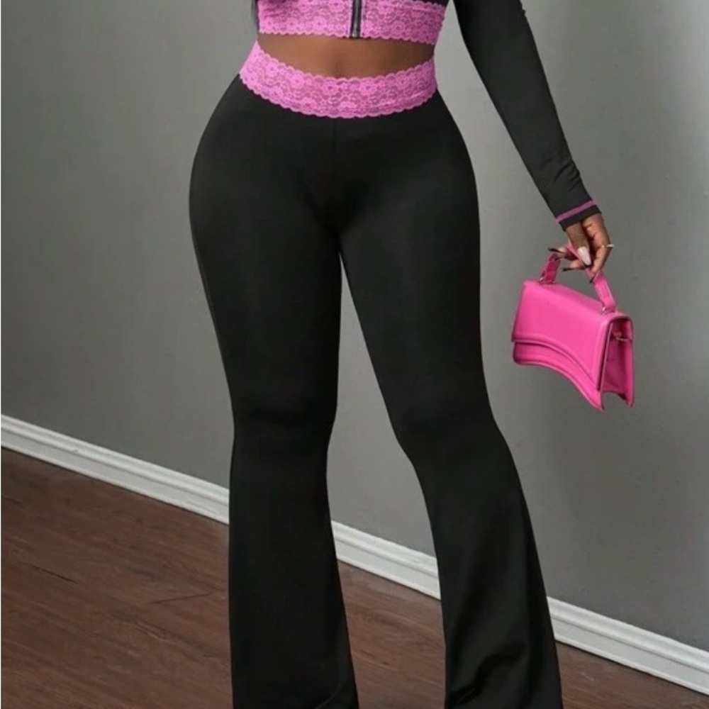 Pink Lace Leggings 🖤 🩷 Flare New